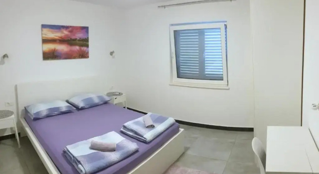 Villa Freya - vacation house, Buchen Sie Villa Hotels in Gespanschaft Split-Dalmatien mit Pool, Schwimmbad