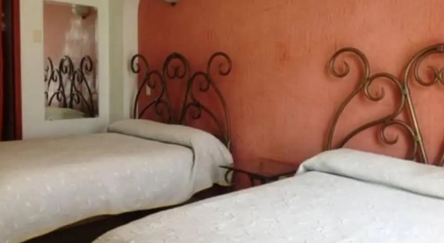 Четырёхместный номер Standard Hotel Plaza Ejecutivo
