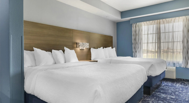 Четырёхместный люкс Best Western Plus Fort Worth Forest Hill Inn & Suites