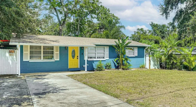 Коттедж Home w/ Expansive Patio, 3 Mi to Busch Gardens!