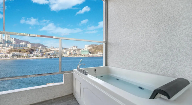 Yeosu Napoliy Pension