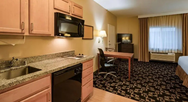 Номер Standard Best Western Plus Wausau-Rothschild Hotel