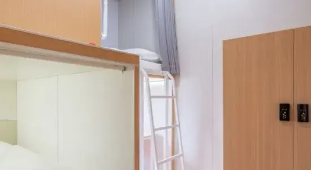 Кровать в общем номере (женский номер) Stay at Xiaoding Hotel Beijing Heshenghui Pingleyuan Subway Station Branch