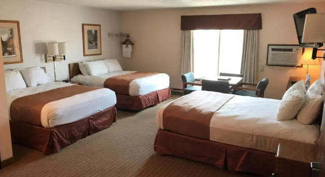 Шестиместный семейный номер Standard Super 8 by Wyndham Rapid City