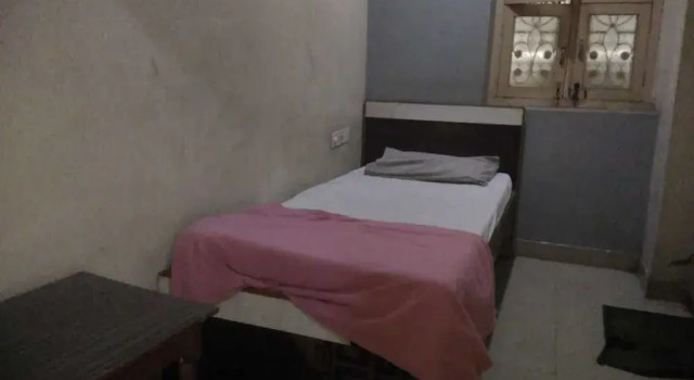 iROOMZ Pranathi Comforts, Buchen Sie Hotel Hotels in Bellary mit Parkplatz, Parkplätze