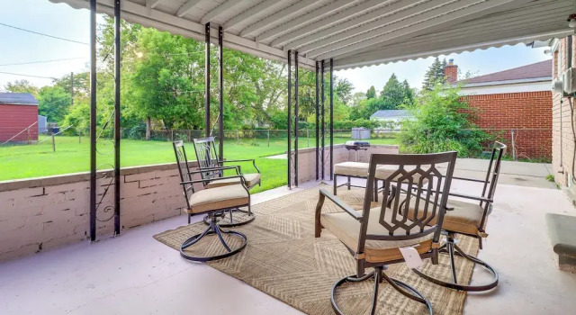7 Mins to DTW - Comfortable Inkster Home, Varaa Lomakoti  