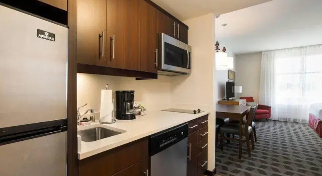 Четырёхместный люкс с 2 комнатами TownePlace Suites by Marriott San Mateo Foster City
