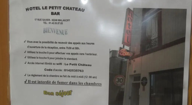 Номер Standard Hôtel Le Petit Château
