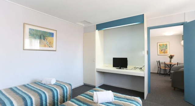 Семейный люкс с 2 комнатами Reef Resort Motel