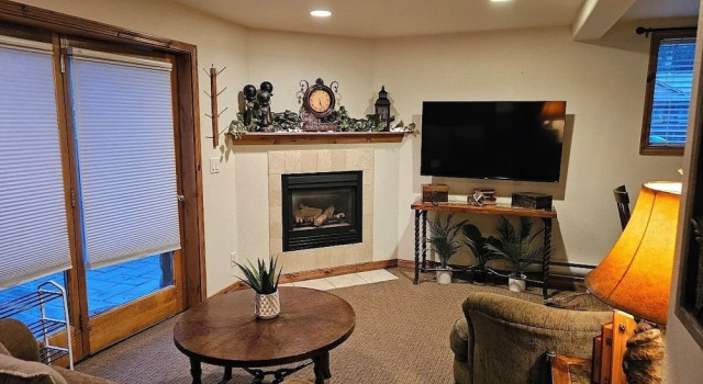 Alpenglow One Bedroom One Bath A09, Забронировать Отель Отели Орей с парковкой, рядом с Bear Creek National Recreation Trail, Парковка