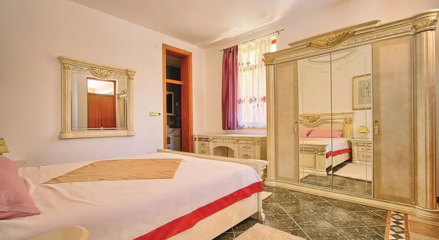 Stunning Home in Porec With Outdoor Swimming Pool, Wifi and 7 Bedrooms