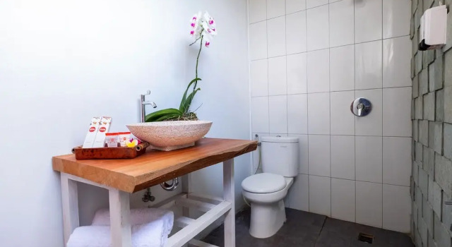 Surya Villa by Oyo Rooms, Boek Villa Selong Belanak Lombok