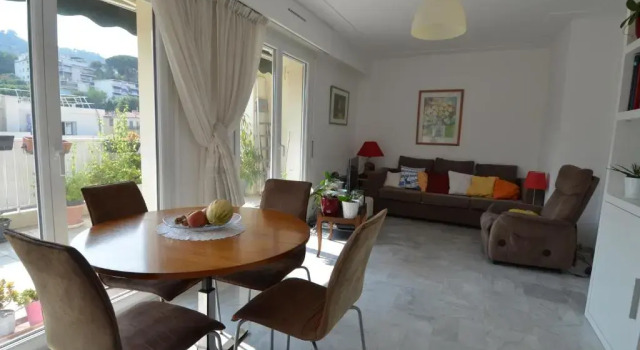 Appartement 4 personnes avec terrasse et parking le port de Nice, Забронировать Апартаменты/квартира Отели Ниццы с парковкой, рядом с Касл-Хилл, Парковка
