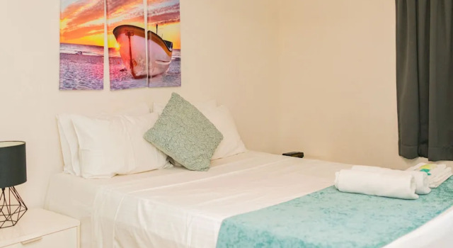 Апартаменты c 1 комнатой с балконом Trickett Gardens Holiday Inn