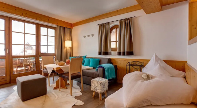 Люкс с балконом и с видом на горы Hotel am Dorfplatz