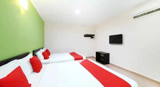 Четырёхместный семейный люкс OYO 816 Hotel De Kiara