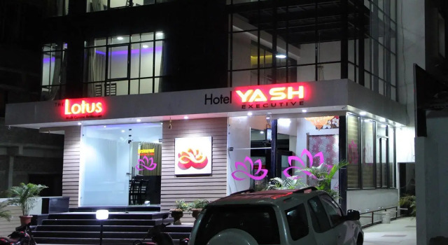 Hotel Yash Executive, Забронировать Отель Отели Аурангабад с завтраком, Завтраки