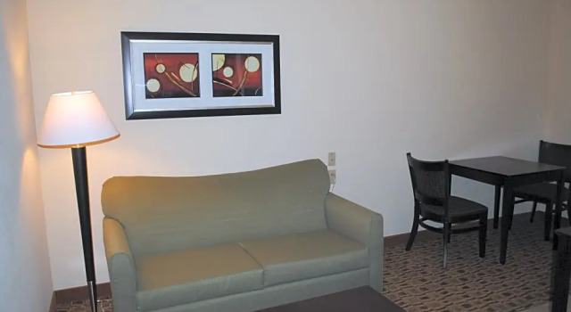 Четырёхместный люкс Holiday Inn Express Boonville by IHG
