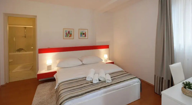Apartment with Shared Pool, Terrace, A/C And Wifi 800 M From the Beach