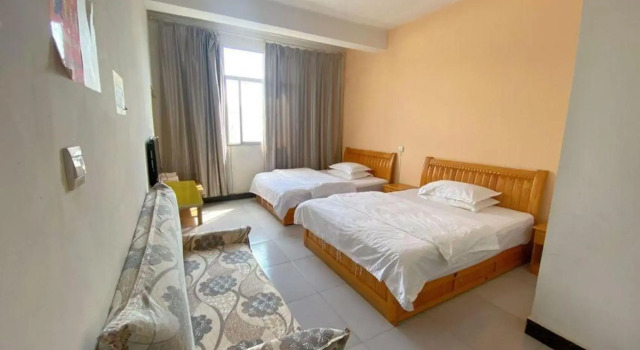 Kunming Yixin Hotel, Rezerwuj Hotel Hotele w Kunming z parkingiem, Parking