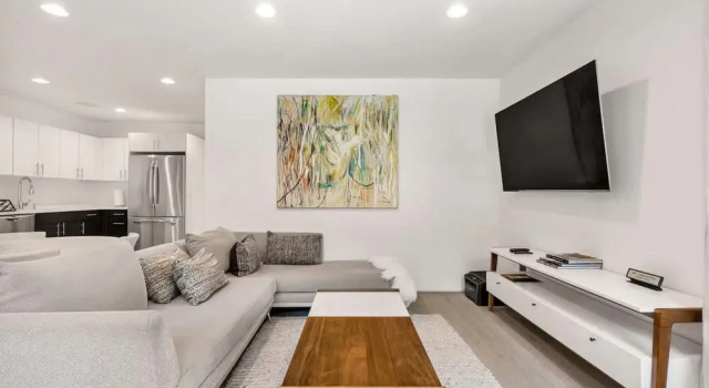 Clinton Grove by Rove Travel 2BR Modern Apt, Забронировать Апартаменты/квартира Отели Нью-Йоркской агломерации с парковкой, Парковка