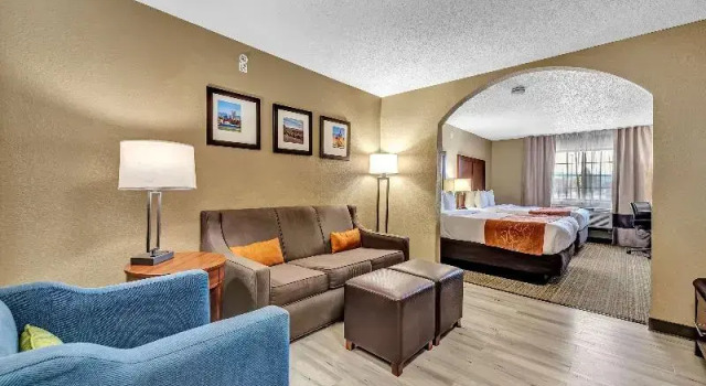 Номер Standard Comfort Suites Lakewood - Denver