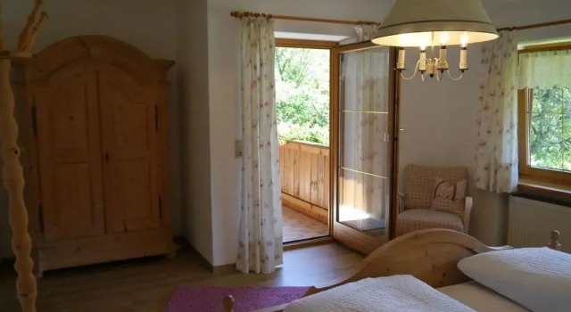 Ferienwohnungen Winkler, Rezervați Hotel Hoteluri în Frasdorf cu parcare, Parcare