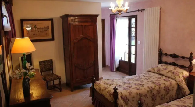 Le Relais de la Tour, Book Hotel  