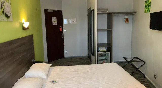 Номер Comfort Hôtel Bagatelle