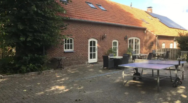 Коттедж с 2 комнатами B&B bij Bedaf