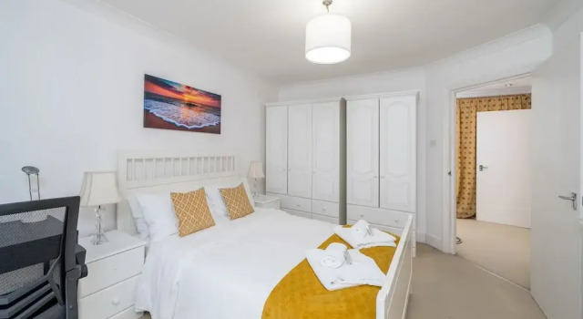 Deluxe 2Bed Duplex Apartment & parking