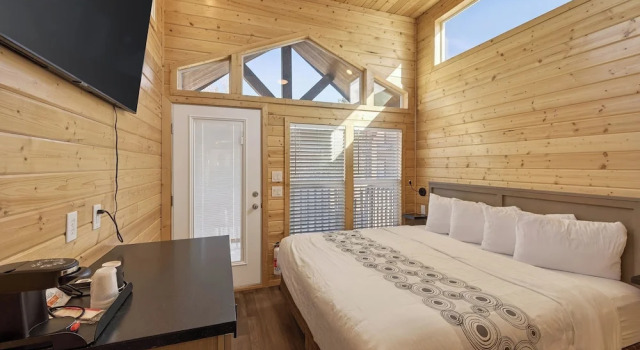 Cozy Tiny Home with Loft Sleeps 6