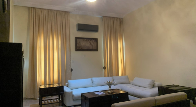 Четырёхместный люкс Executive Reina Villa Hotel