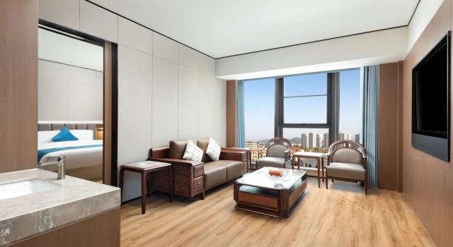 Двухместный люкс Deluxe Days Hotel By Wyndham Huzhou Anji