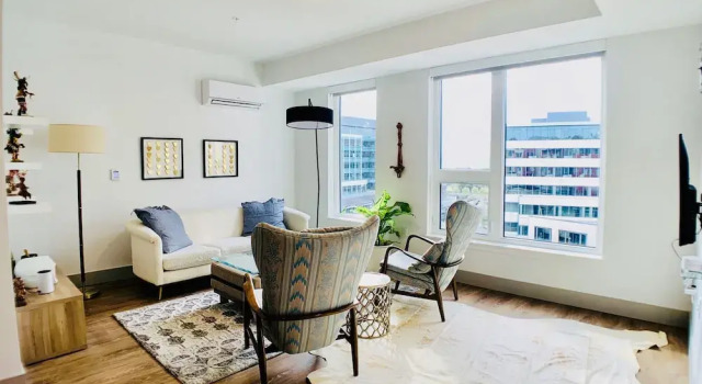 Posh Pad with Water Views, Забронировать Отель Киркленд штат Вашингтон