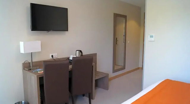 Номер Standard с балконом Logis hotel du Rhône