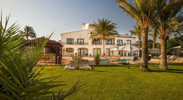 Студия Deluxe Hotel Camp El Planet