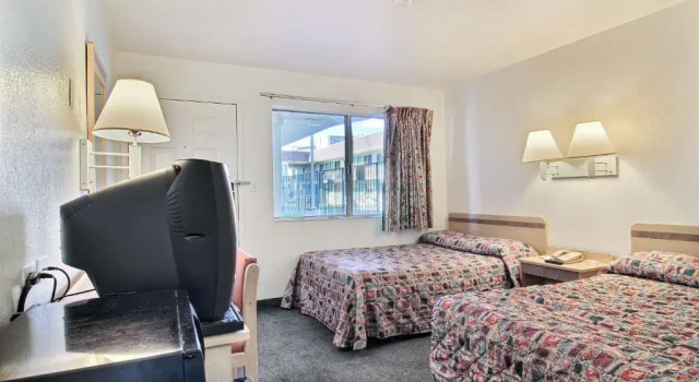 Четырёхместный номер Standard Motel 6-Farmington, NM