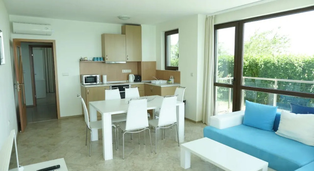 Komfortní Apartmán 2 pokoje s balkonem a a výhledem na moře Calithea Complex