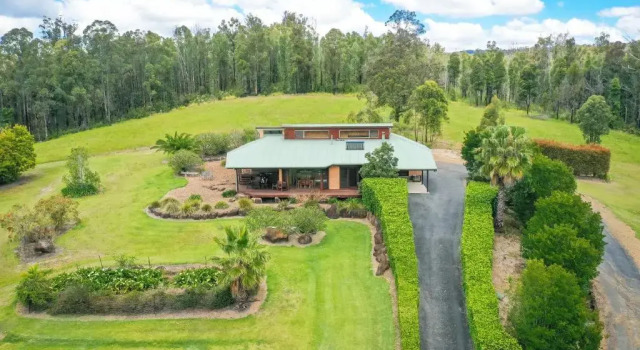 Бунгало Clarendon Forest Retreat