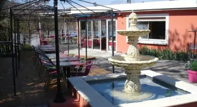 Hôtel Les Flots Bleus, Забронировать Отель Савин-лё-Ляк Lac de Serre-Ponçon