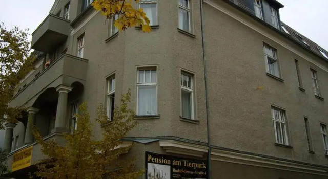 Pension am Tierpark, Reservar Hotel Lichtenberg Berlim, perto de Tierpark Underground Station