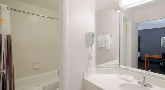 Двухместный номер La Quinta Inn by Wyndham Nashville South