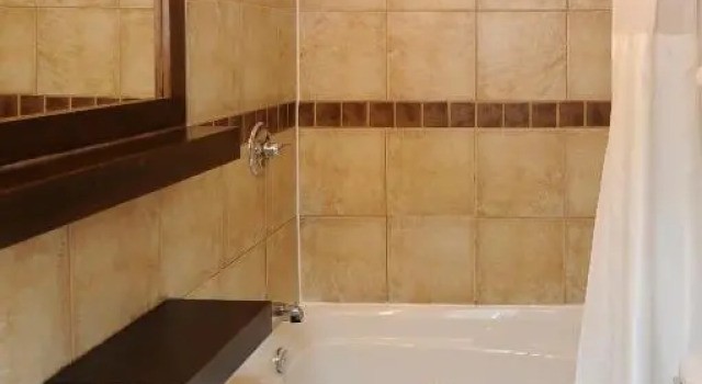 Ekonomi dört kişilik oda Hotel Chicoutimi