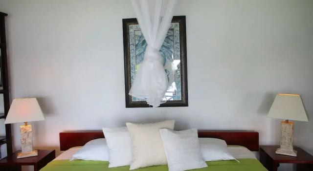 Chalets Bougainville, Réserver Chalet Takamaka Mahé
