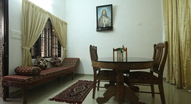 Aarons Home Stay, Varaa Hotelli Hotellit New Delhi pysäköinnillä, Pysäköinti