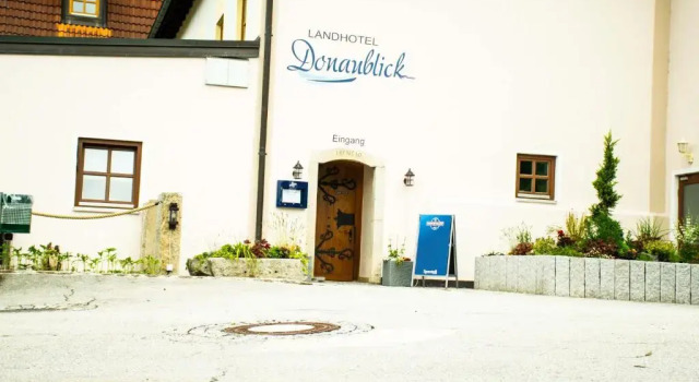 Geschmackvolles Appartement am Donauradweg, Varaa Huoneisto Hotellit Baijeri pysäköinnillä, Pysäköinti