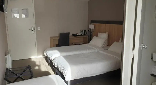 Номер Standard Brit Hotel La Ferte Bernard