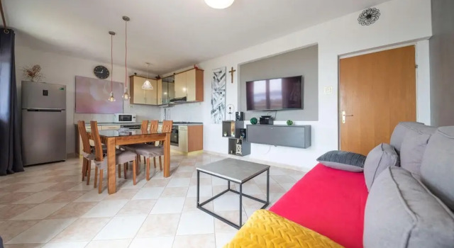 Awesome Home in Kastel Gomilica With Wifi and 2 Bedrooms
