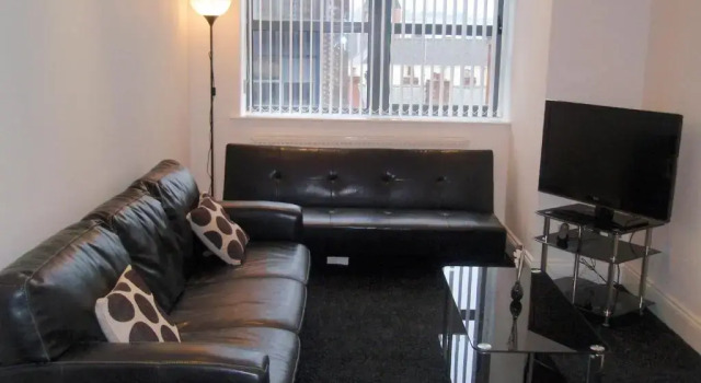 Апартаменты c 1 комнатой Victoria Centre 2 Bedroom Apartments with 4 Beds in Victoria Centre Shopping Centre - Nottingham City Centre - 24 hour access - Most Central Location - Full Kitchen - Opposite Hilton - Parking for Cars or Vans from Five pounds a day - Sunday 1pm Check-out
